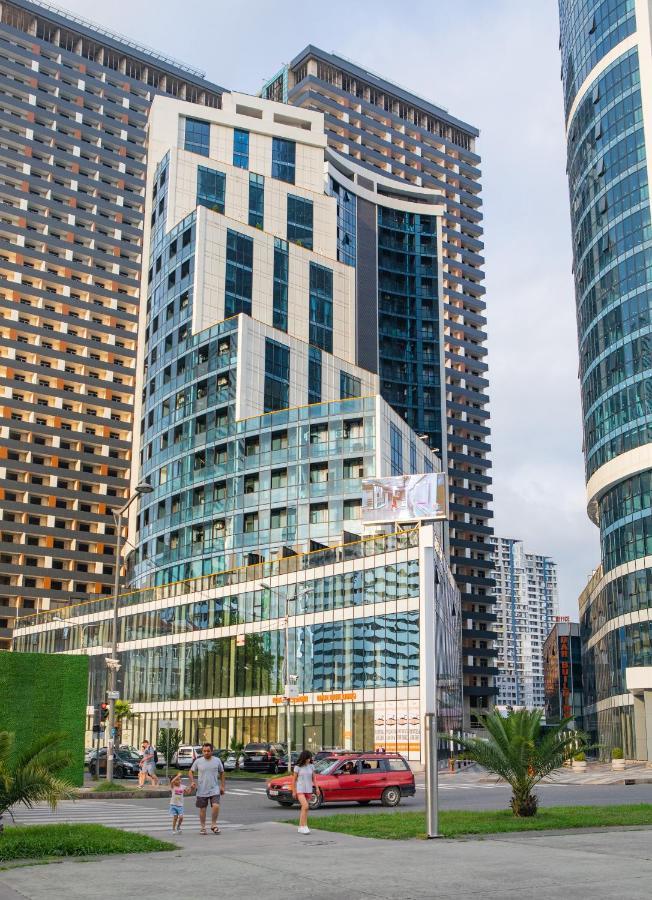 Entire Flat With City Skyline View - Two Bedrooms Batumi Ngoại thất bức ảnh