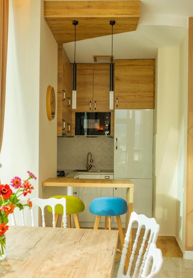 Entire Flat With City Skyline View - Two Bedrooms Batumi Ngoại thất bức ảnh