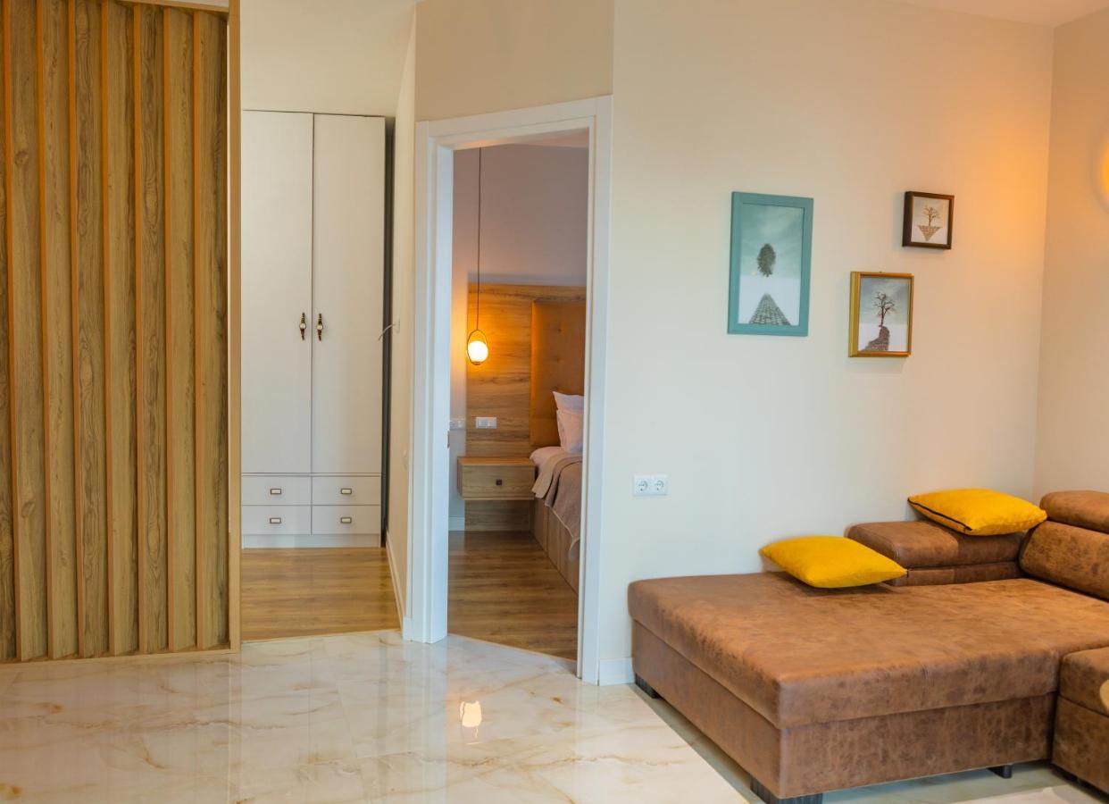 Entire Flat With City Skyline View - Two Bedrooms Batumi Ngoại thất bức ảnh