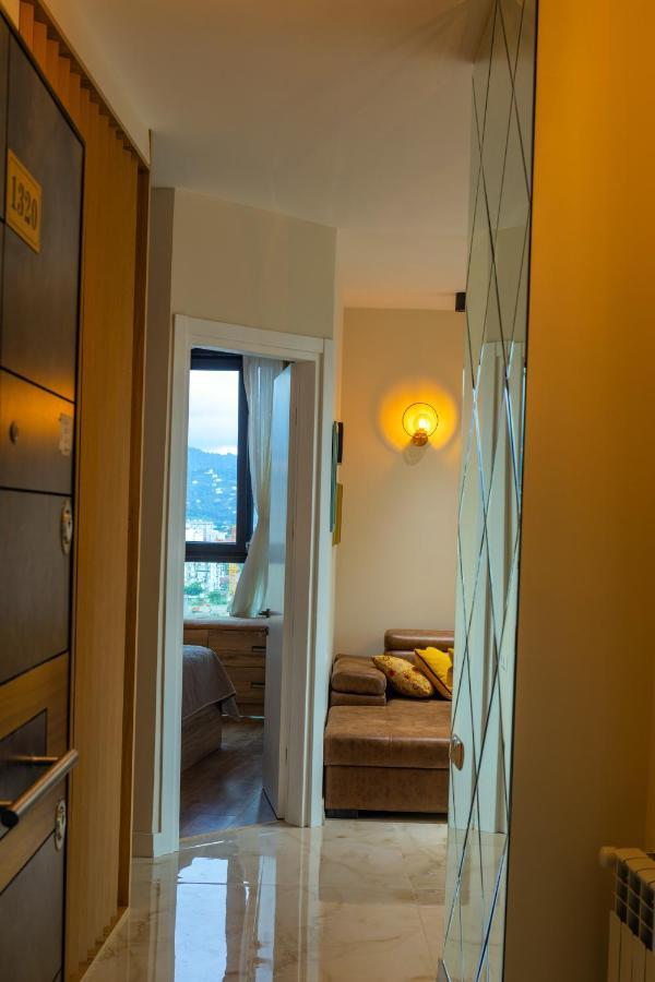 Entire Flat With City Skyline View - Two Bedrooms Batumi Ngoại thất bức ảnh