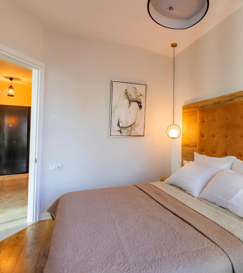 Entire Flat With City Skyline View - Two Bedrooms Batumi Ngoại thất bức ảnh