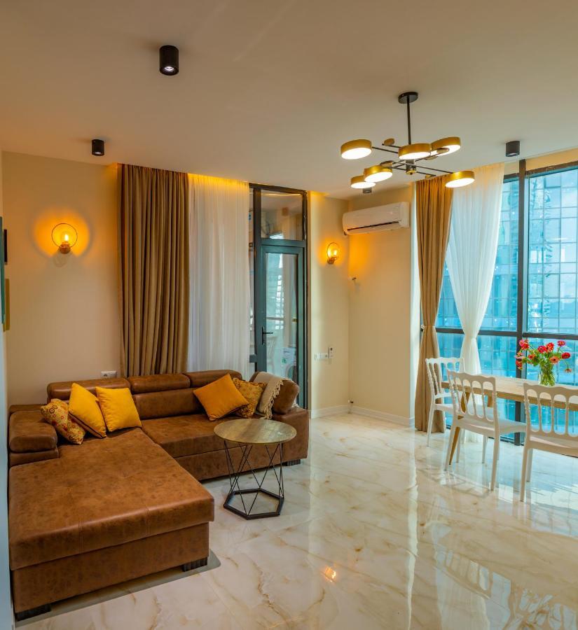 Entire Flat With City Skyline View - Two Bedrooms Batumi Ngoại thất bức ảnh