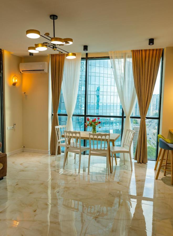 Entire Flat With City Skyline View - Two Bedrooms Batumi Ngoại thất bức ảnh